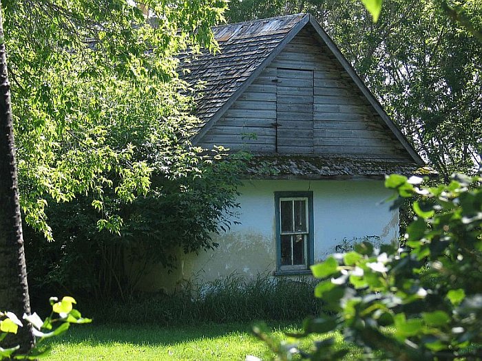 Full size image: Baba Tiechko's house, Good Spirit Lake K Szalasznyj fonds.jpg